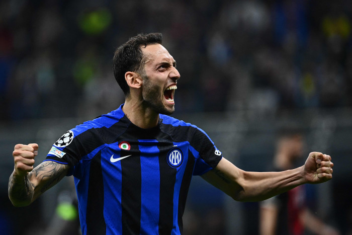 Inter Milan Perpanjang Kontrak Bastoni dan Calhanoglu
