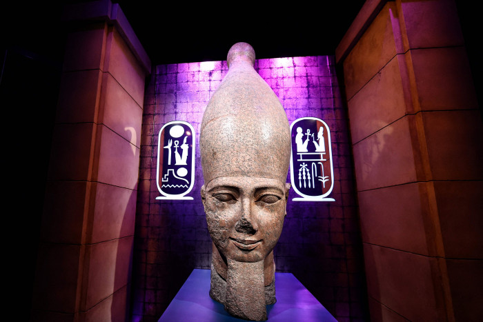 Swiss Kembalikan Potongan Patung Firaun Ramses II ke Mesir