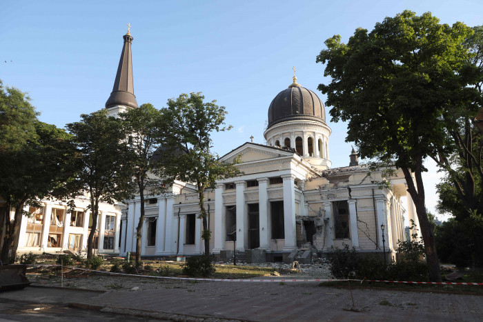 Serangan Rusia Rusak Katedral Ortodoks Ukraina
