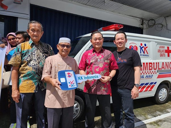 Yayasan KK Peduli Serahkan Ambulans ke Masjid Nurul Haq Tabing Padang