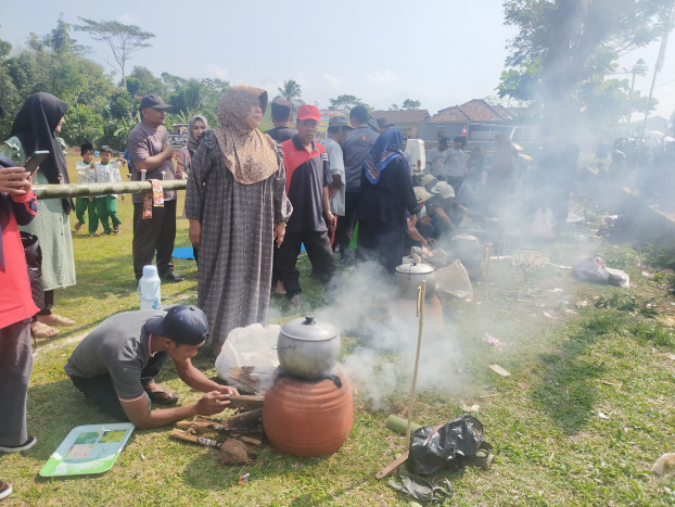 Sambut Tahun Baru Islam, Warga Desa Sukaraja Tasikmalaya Gelar Lomba Nasi Liwet