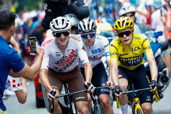Vingegaard Selangkah lagi Pertahankan Gelar Tour de France