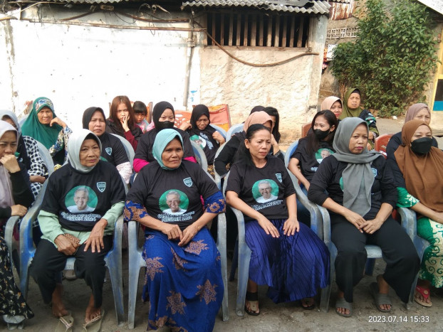 Kowarteg Beri Pelatihan Membuat Kue Klepon untuk Ibu-Ibu Prasejahtera di Jakbar