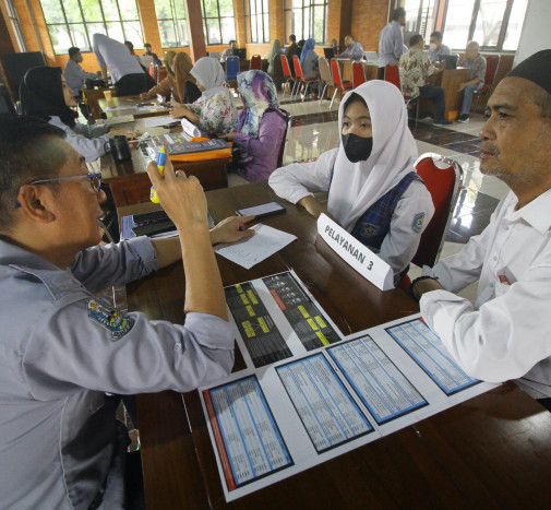 Disdik Jabar Pastikan Pecat Kepala Sekolah yang Terima Siswa Titipan PPDB