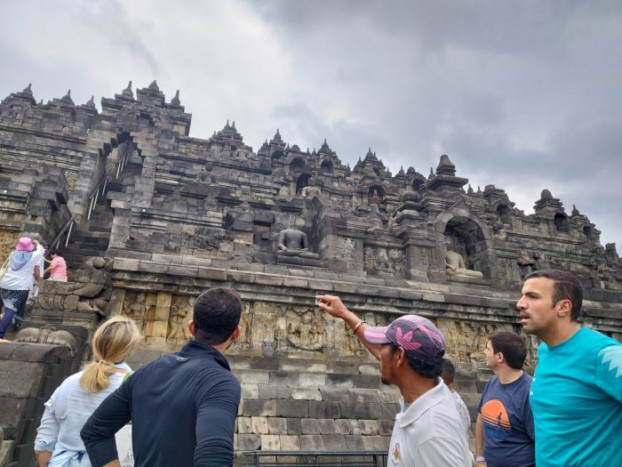 Pemerintah Berencana Tambah Kuota Pengunjung yang Naik Candi Borobudur
