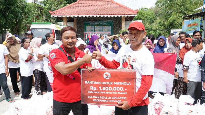 Relawan Sedulur Saklawase Beri Bantuan untuk Musala di Semarang