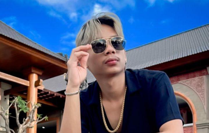 Dari Sales, Encang Smith Jadi Bintang TikTok dan Raja PUBG Mobile