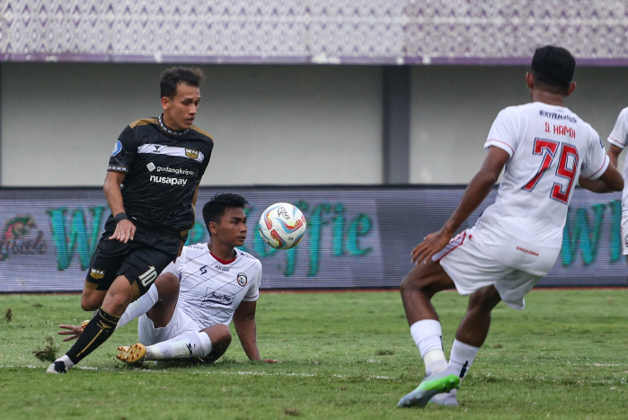 Dewa United Permalukan Juara Bertahan PSM Makassar