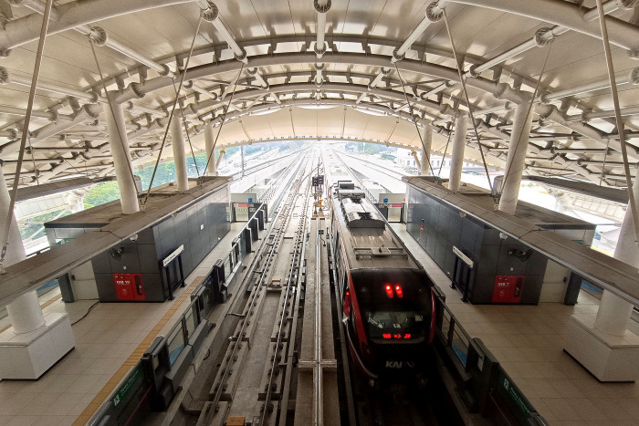 LRT Jabodebek Beroperasi, Pengguna Angkutan Umum Diharap Meningkat
