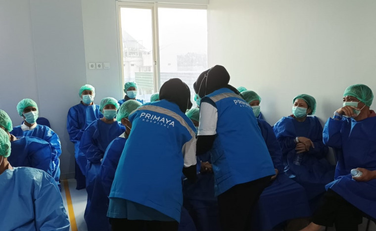 Primaya Hospital Gelar Operasi Katarak Gratis untuk Veteran dan Guru di Semarang