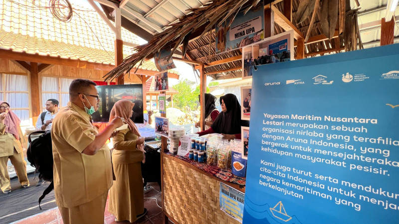 Produk UMKM Binaan Aruna Ramaikan Fish Market Banyuwangi 2023