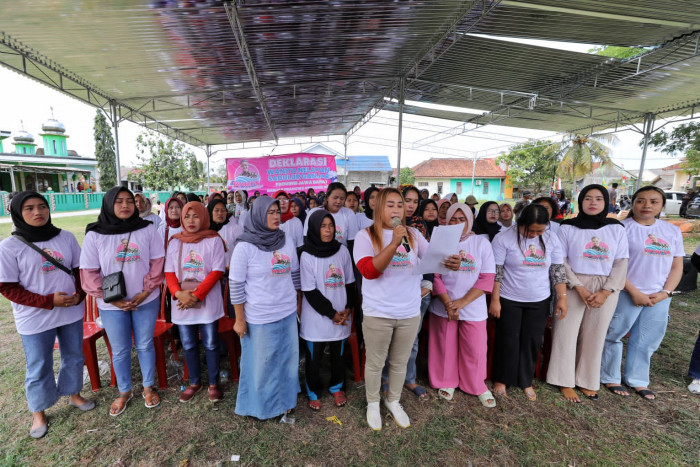 Relawan Wanita Nelayan Beri Pelatihan Pengolahan Bakso Ikan di Pangandaran