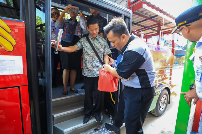 Ganjar Luncurkan Trans Jateng Rute Solo-Sukoharjo-Wonogiri 