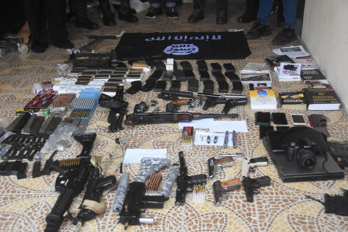 Tersangka Teroris Bekasi hingga Anggota Polisi Beli Senjata Modifikasi di Semarang