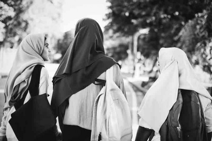 Prancis Akan Melarang Mengenakan Abaya di Sekolah