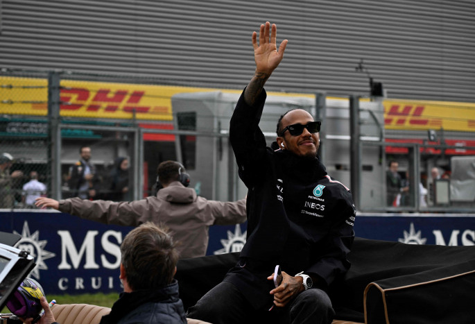 Hamilton Optimistis Mercedes Bisa Tingkatkan Performa