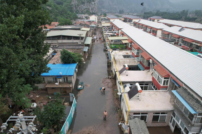 33 Orang Tewas, 18 Hilang Setelah Hujan di Beijing