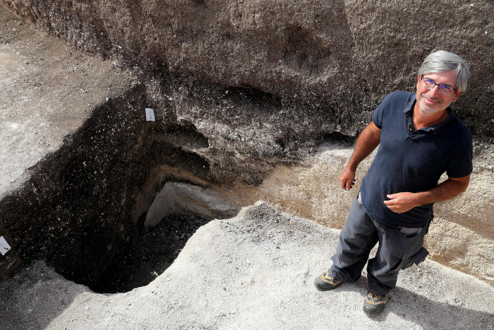 Para Arkeolog Temukan Desa Neolitikum di Prancis