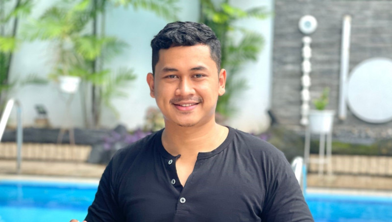 Influencer Chandra Jaya Permana Beri Tips Bekerja dari Tempat Liburan