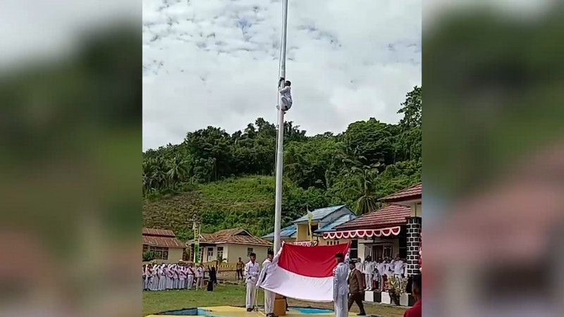 Viral, Siswa Gorontalo Utara Panjat Tiang demi Selamatkan Tali Bendera yang Putus