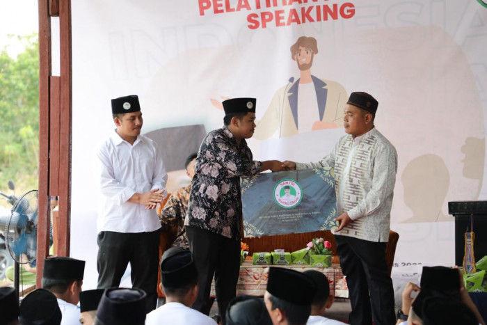 Beri Keterampilan Santri di Pekanbaru, SDG Gelar Pelatihan Public Speaking