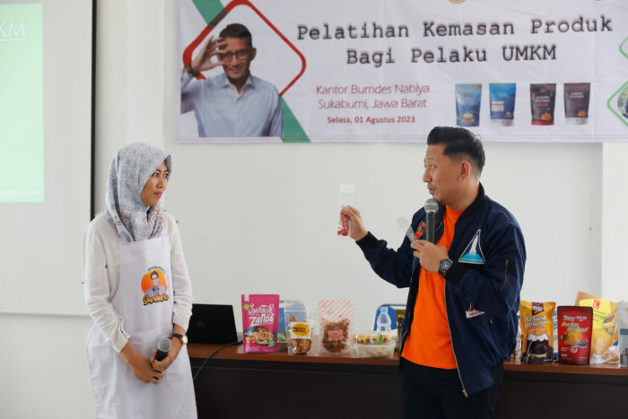 Bantu UMKM Bersaing, Sukarelawan Ini Gelar Pelatihan Kemasan Produk di Sukabumi