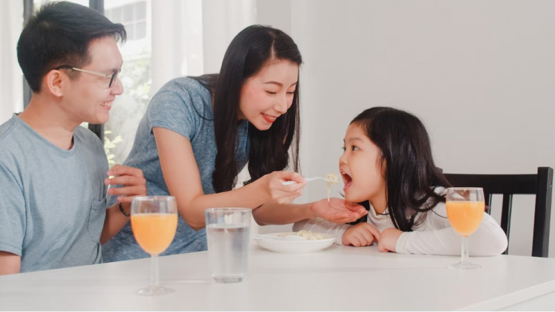 Orangtua Diingatkan untuk Menerapkan Makan Terjadwal pada Anak
