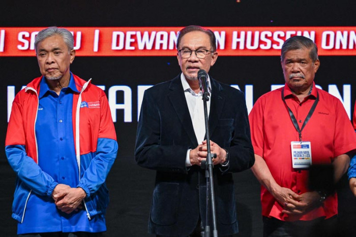 Tema HUT Malaysia Dipolitisasi, Oposisi Berang