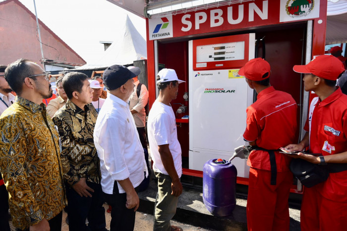 SOLUSI Nelayan, Kementerian Koperasi dan UKM dan Pertamina Jamin Akses BBM bagi Nelayan Indonesia