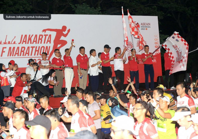 Danone-AQUA Dukung Para Pelari pada Ajang Jakarta Half Marathon 2023 