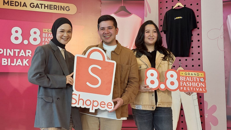 Shopee Bersama Tantri Namirah, Haykal Kamil, dan Jiniso Berbagi Arti Fashion