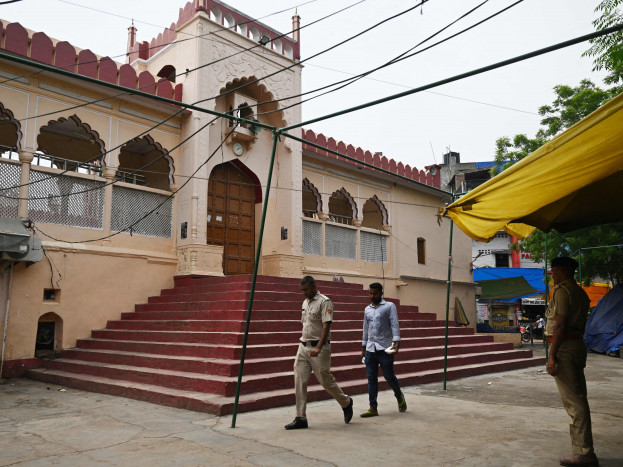 Masjid Ditutup setelah Kerusuhan Agama Dekat Ibu Kota India