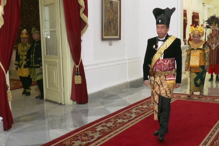 Jokowi Kenakan Ageman Songkok Singkepan Ageng di Upacara HUT RI