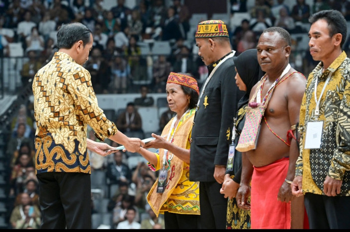 Presiden Jokowi Serahkan SK Delapan Kawasan Hutan Adat Aceh