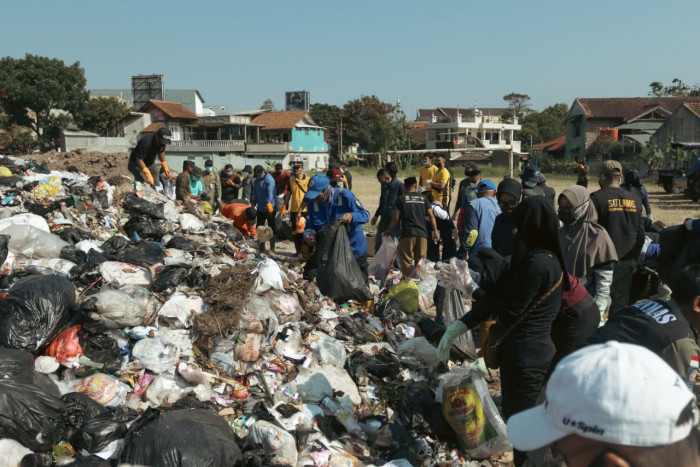Semua TPS Sampah di Kota Bandung Dalam Kondisi Overload  