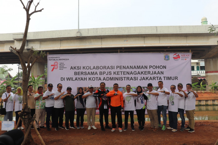 Atasi Polusi Udara Jakarta, Karyawan BPJS Ketenagakerjaan Gelar Tanam Pohon Serentak