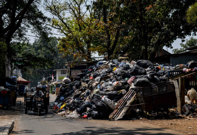 Jawa Barat Perpanjang Status Darurat Sampah Bandung Raya  