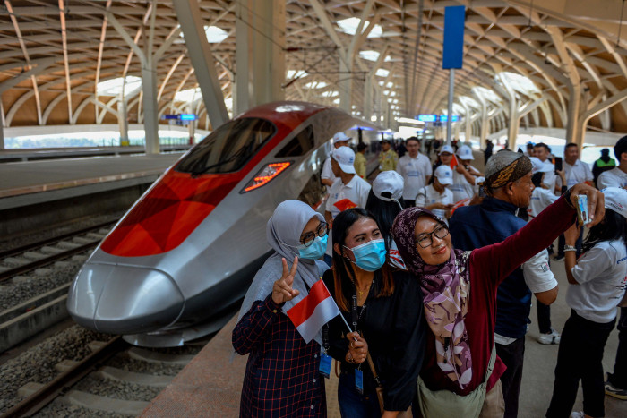 Whoosh Dipilih Jadi Nama Kereta Cepat Jakarta-Bandung