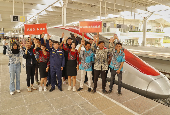 Publik Mulai Rasakan Pengalaman Naik Kereta Cepat Bandung-Jakarta