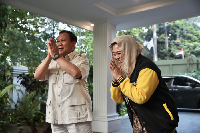 Yenny Wahid Hadirkan Sang Ibu, Sinta Wahid, saat Berkunjung ke Kediaman Prabowo