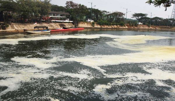 Petugas Sarana Umum Cegah Perempuan Bunuh Diri di Kanal Banjir Timur