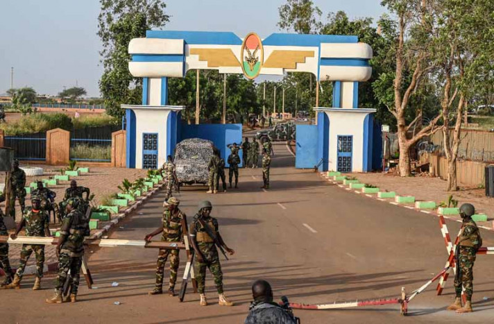 Uni Eropa Mengungkapkan Solidaritas Kepada Duta Besar Prancis yang 'Tertahan' di Niger