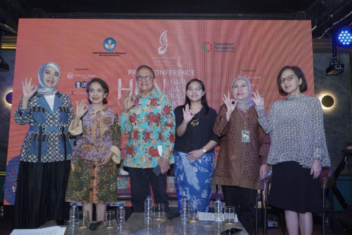 Yayasan Batik Indonesia Rayakan Hari Batik Nasional dengan Berbagai Kegiatan 