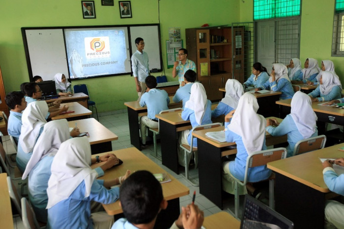 Kemenag Terbitkan 98.972 SK Inpassing Guru Madrasah Bukan ASN