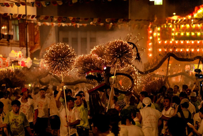 Tarian Naga Api Tai Hang Meriahkan Festival Musim Gugur di Hong Kong 