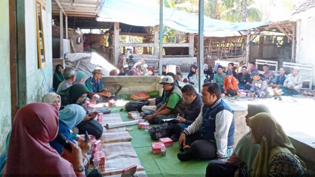 Ikuti Kursus Tani, Petani CSA Lombok Tengah Tingkatkan Kemampuan Seleksi Benih 