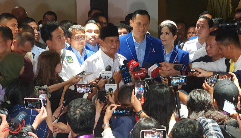 Respons Prabowo soal Peluang Dipasangkan dengan Ganjar