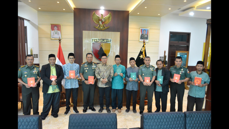 Pangdam Brawijaya Sambut Program Distribusi Al Quran dan Air Bersih BWA 