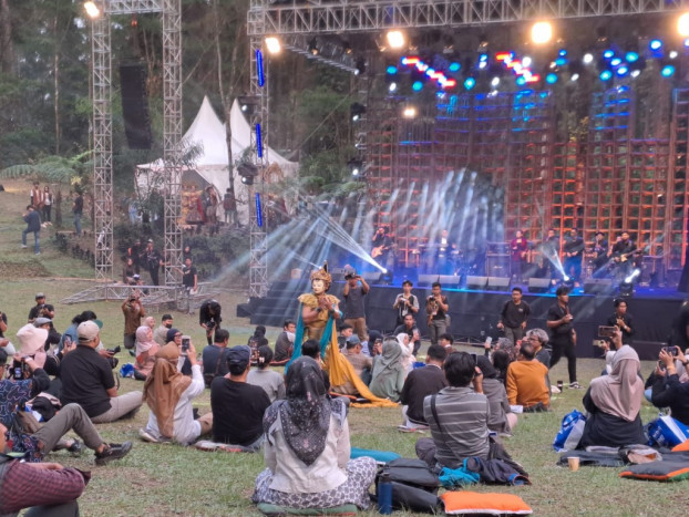 Andy F Noya Buka Jazz Gunung Slamet 2023