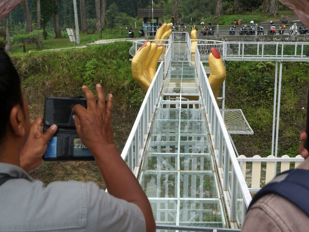 Labfor Polda Jateng Selidiki Penyebab Insiden Jembatan Kaca
